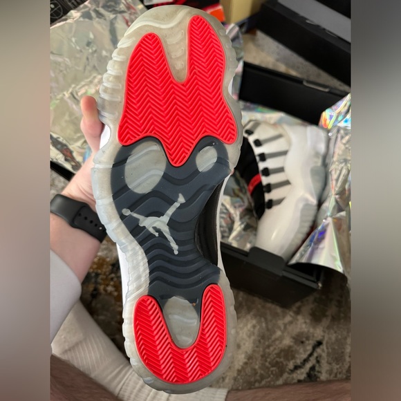 SELLING JORDAN 11 ADAPT IN MINT CONDITION WORN ONCE NO TRADES NO LOWBALLS